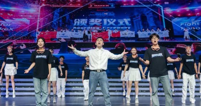 “泰不凡”机器人社团，为泰州捧回全国“新时代好少年”荣誉