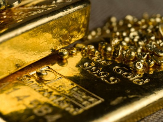 金价迈向周度下跌 因油价和通胀推高加息预期